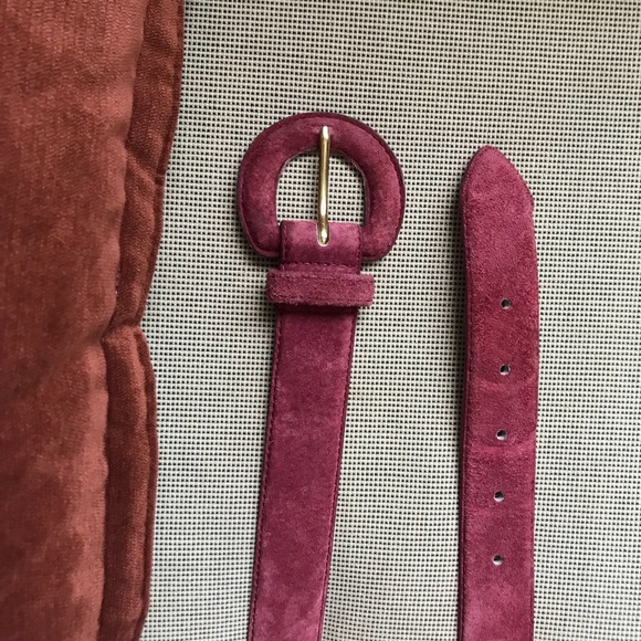 Vintage • Maroon Suede Belt - Picture 5 of 5